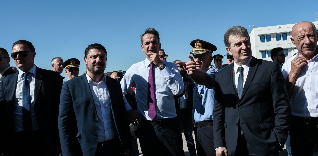 Παρουσία Μητσοτάκη η παράδοση 20 πυροσβεστικών οχημάτων από την ...