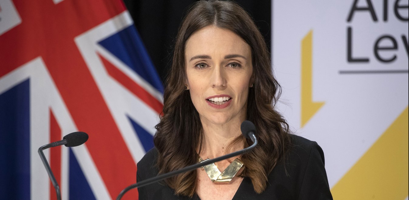 Η πρωθυπουργός της Νέας Ζηλανδίας άρχισε τους χορούς όταν η χώρα μηδένισε τα κρούσματα
