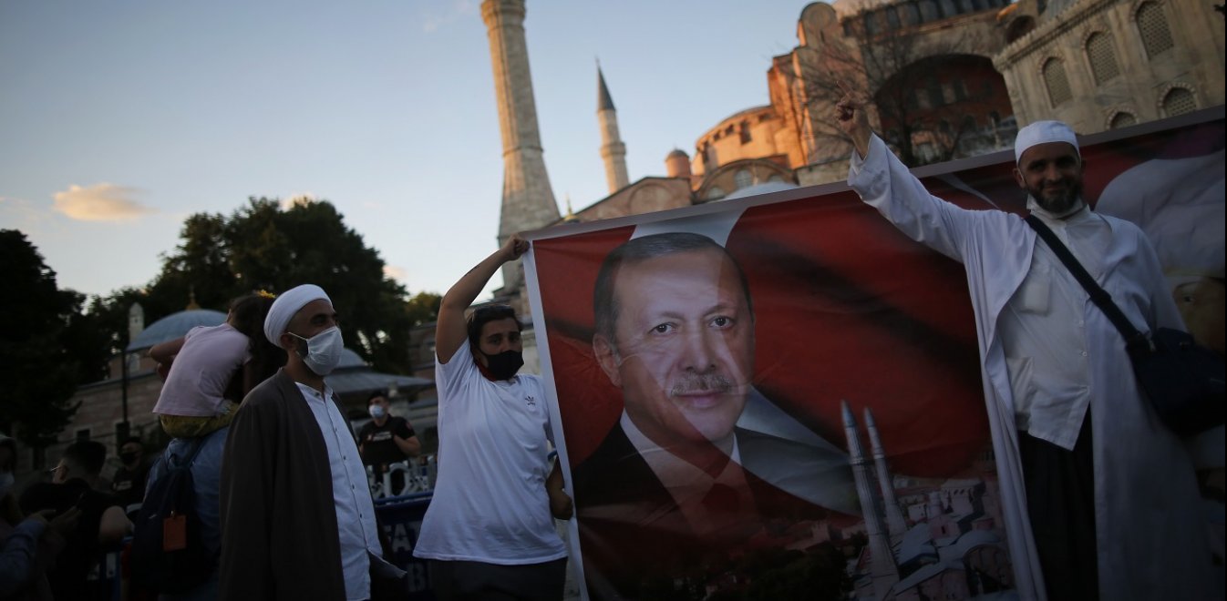 Ο Ερντογάν , ο Huntington και η Δύση που έγινε μιναρές στην Αγία Σοφία