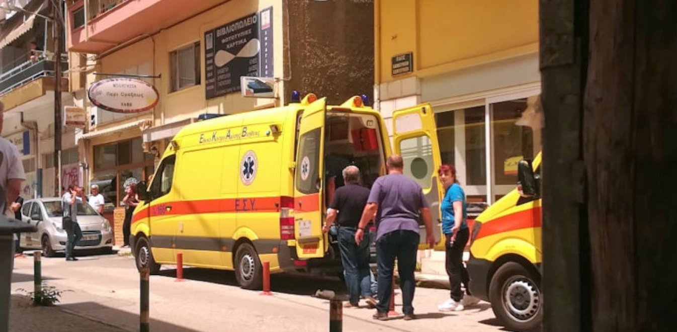 Επίθεση με τσεκούρι στην Κοζάνη: Παραμένουν σε κρίσιμη κατάσταση δύο τραυματίες