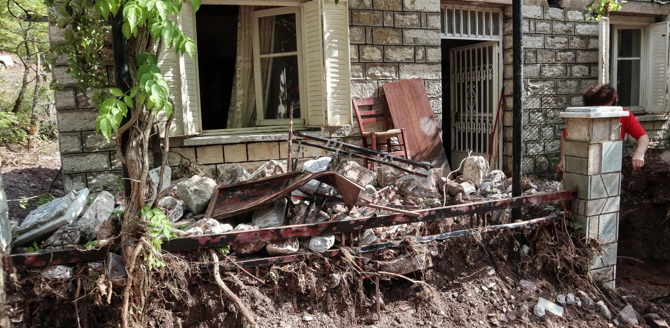 Ο Ιανός ρήμαξε την Καρδίτσα: 2.181 κτίρια με ζημιές - Εκατοντάδες και στο  Ιόνιο | Έθνος