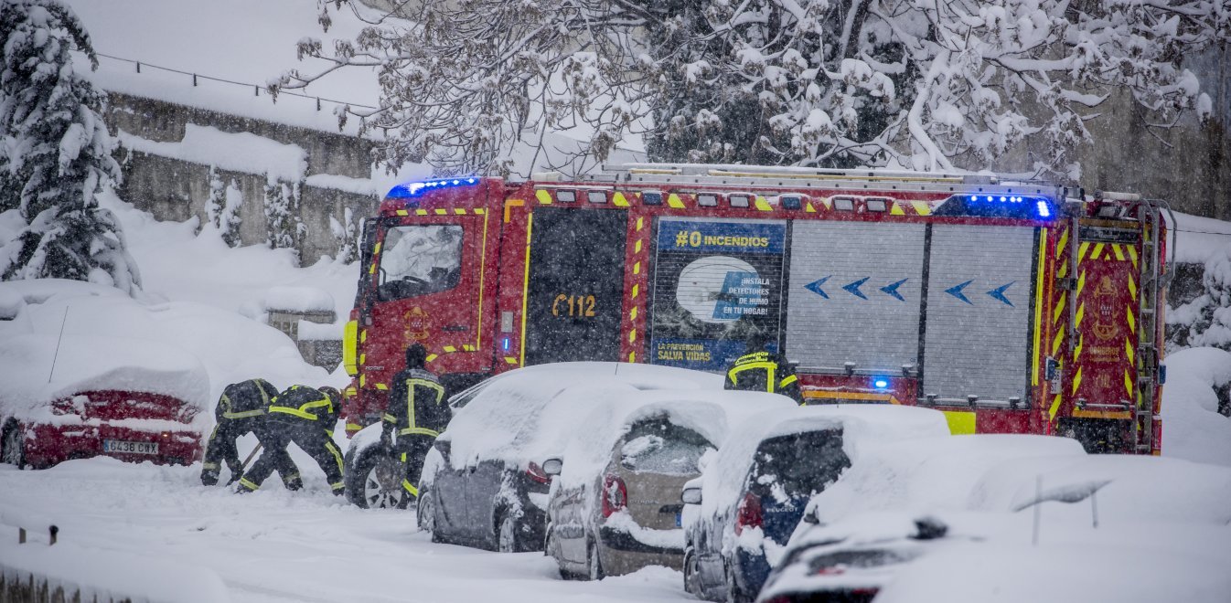 Καιρός: Δύο νεκροί από τη χιονοθύελλα στην Ισπανία - Εκκληση να μην  κυκλοφορεί κανείς έξω | Έθνος