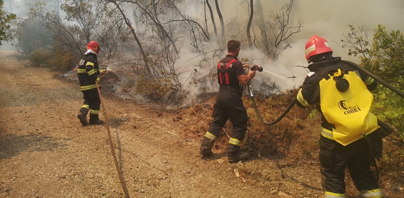 Pompieri Evia-pompieri români la ethnos.gr: Vom rămâne până se stinge ultima flacără