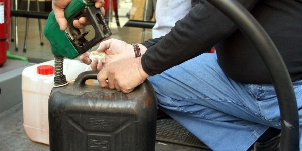 «Ξηλώθηκε» τεράστιο κύκλωμα λαθρεμπορίας καυσίμων με συμμετοχή 70 ατόμων