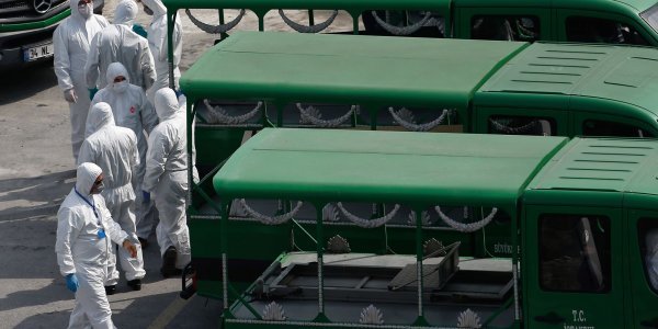 Τούρκος καθηγητής βιολογίας: Έπρεπε να σκοτώσουμε τους πρώτους ασθενείς στην Κίνα