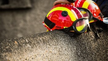 Προσφυγές ετοιμάζουν πυροσβέστες