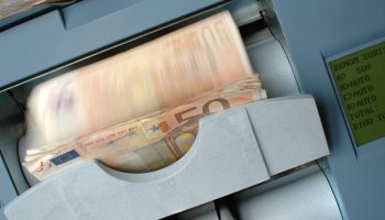 Συντάξεις Αυγούστου: Σήμερα πληρώνονται τα αναδρομικά και οι δικαιούχοι ΝΑΤ, ΕΤΑΤ, ΕΤΑΠ-ΜΜΕ και ΔΕΗω