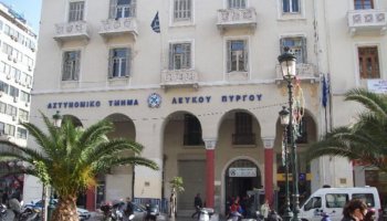 Κρεμάσστηκεστα κρατητήρια