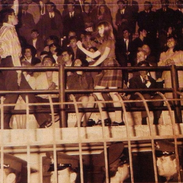 Rolling Stones 1967: Η επεισοδιακή συναυλία της Αθήνας - Ξύλο και γαρίφαλα