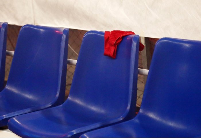 Ο Γιαννακόπουλος άφησε κόκκινο εσώρουχο στον πάγκο του Ολυμπιακού (pics)