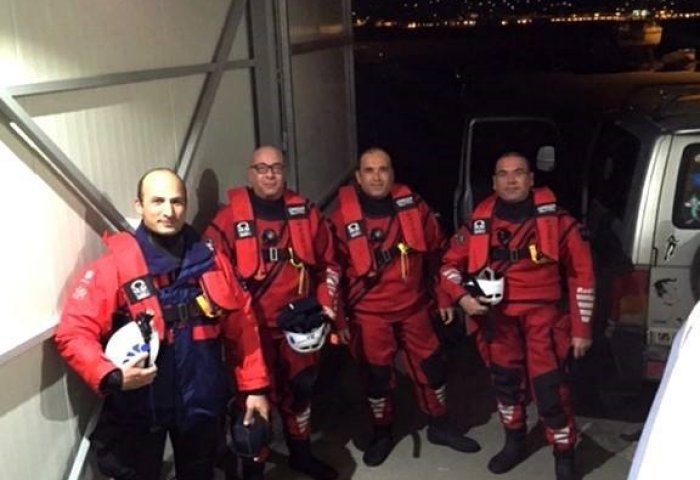 Σάμος: Ο αυτοδύτης δήμαρχος που διέσωζε πρόσφυγες, αλλά κατηγορήθηκε για ρατσισμό (pics)