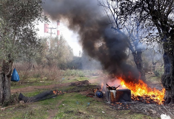 Μυτιλήνη: Καρέ καρέ η «κάθοδος» των 2.000 μεταναστών - Υποκίνηση εξετάζουν οι Αρχές
