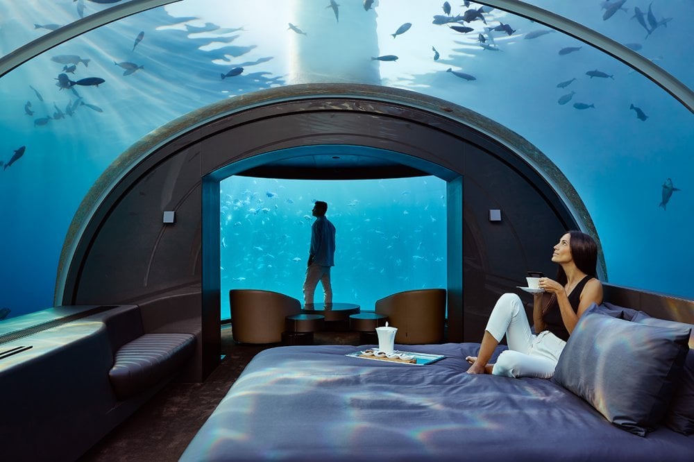 the-muraka_undersea-bedroom_couple_day_hero_1280x853.jpg