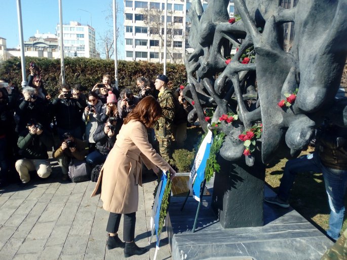 thes2.jpg Νοτοπούλου