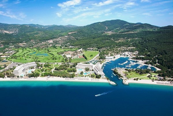 Αννοίγει το Πόρτο Καρράς