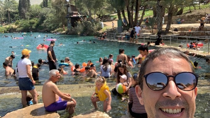 93176761-16d7-42ea-b5e2-b7ad7890678a.jpg ο Ιάκωβος Φλορεντίν βρίσκεται σε διακοπές με την οικογένειά του στο τουριστικό θέρετρο Γκαν Σάχνε