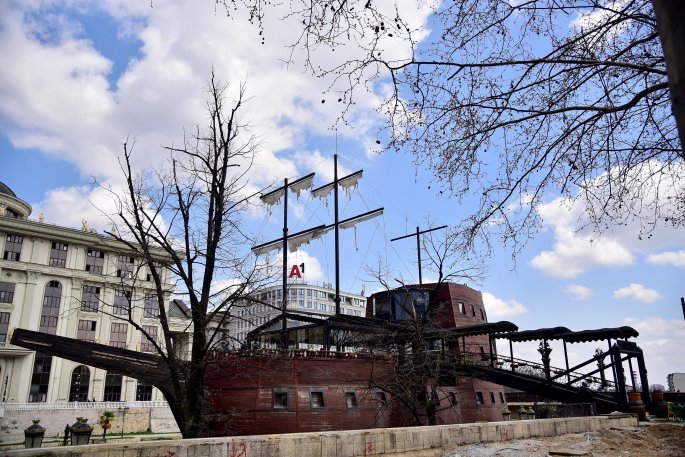 Ξεκίνησε το ξήλωμα της…μακεδονικής γαλέρας του Γκρούεφσκι 