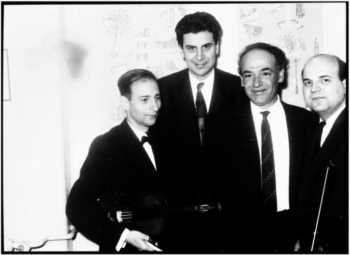 Μίκης Θεοδωράκης