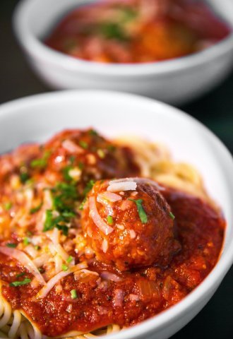 spaghetti_meatballs_jason-leung.jpg